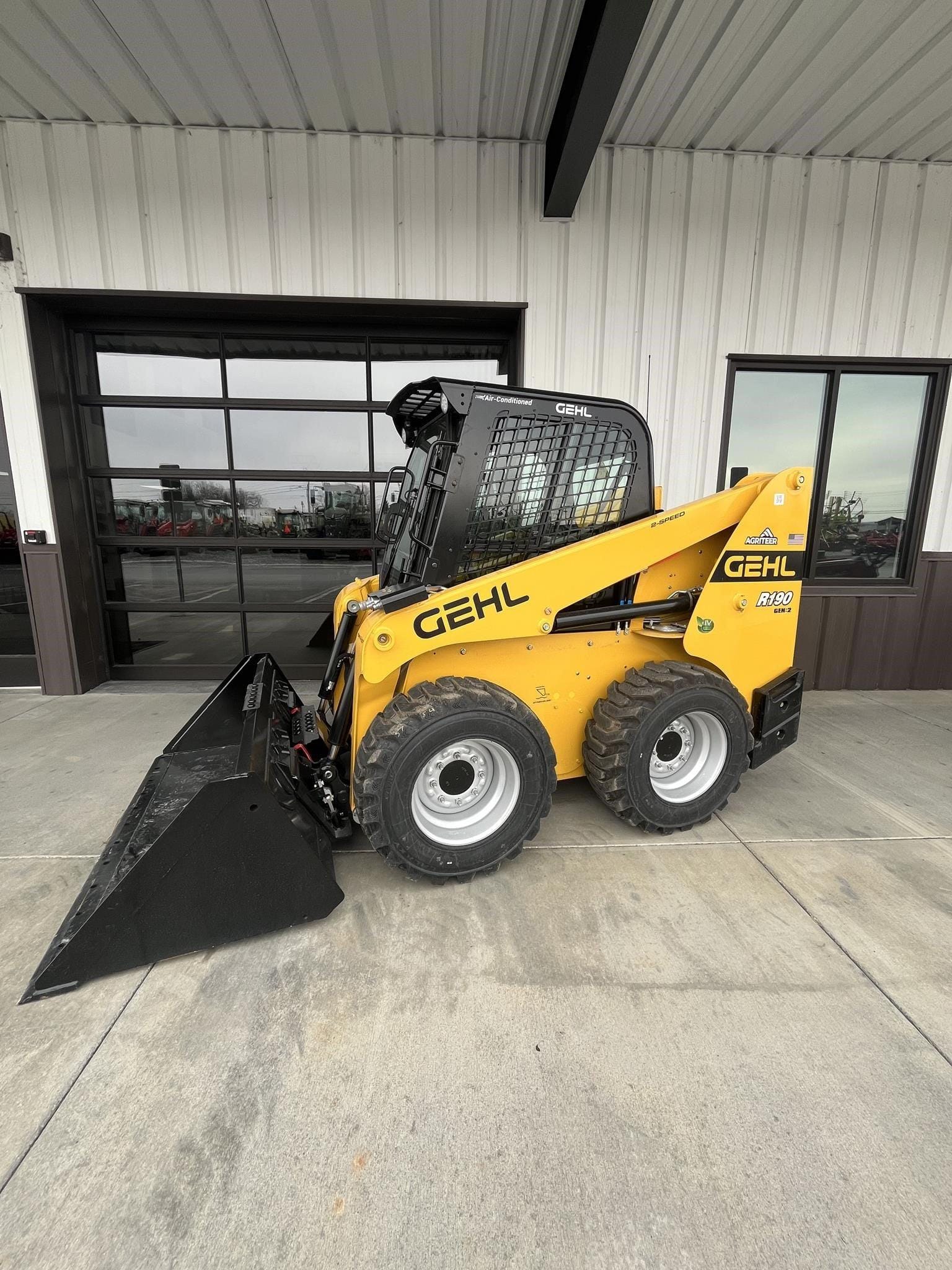 2025 Gehl R190 Equipment Image0