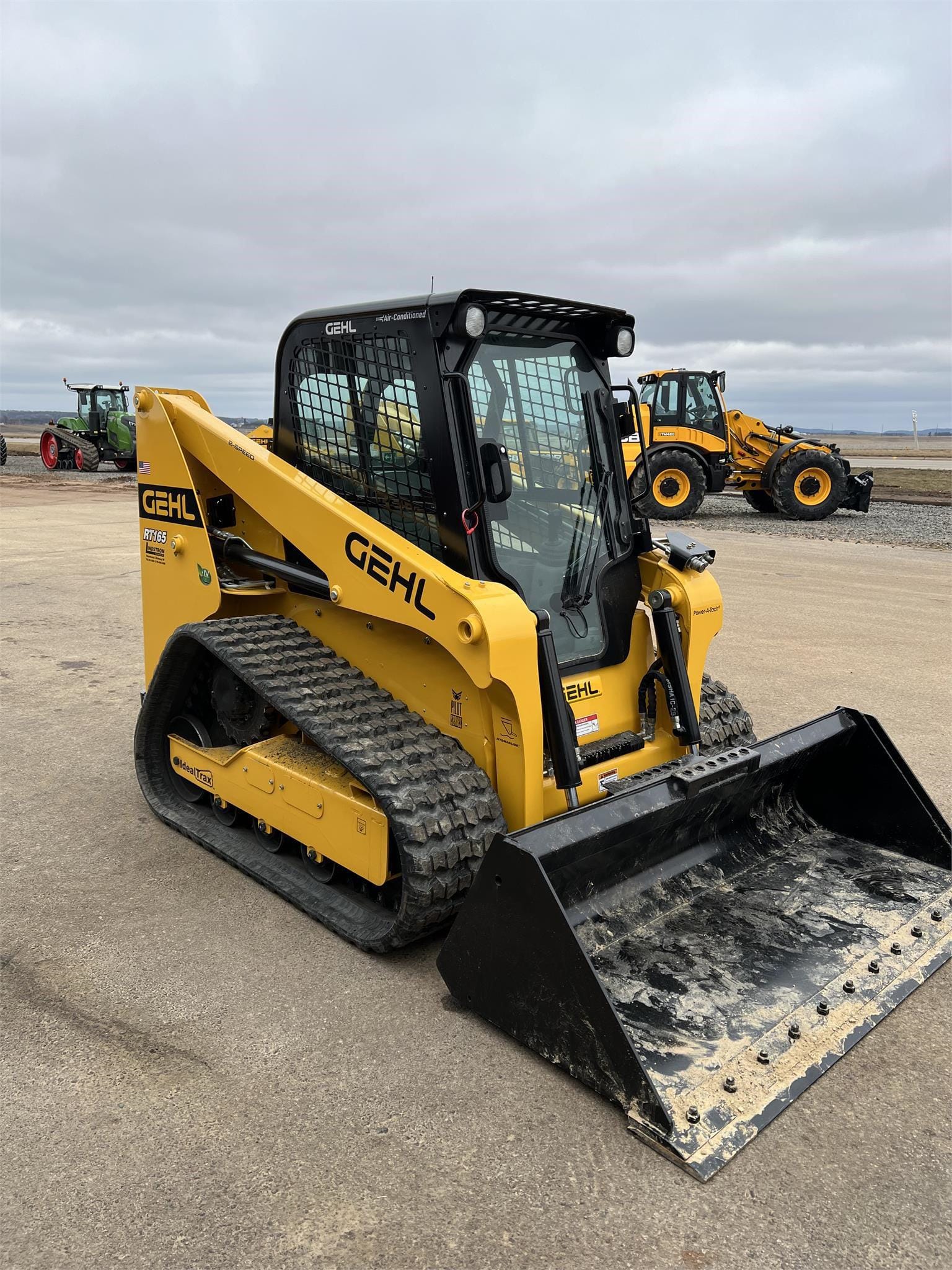 2025 Gehl RT165 Equipment Image0