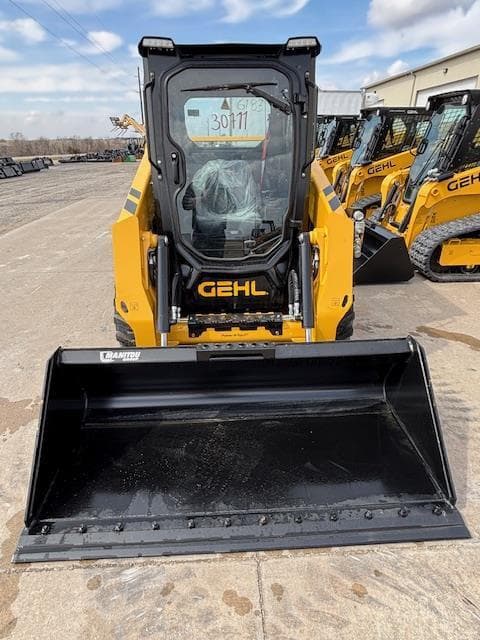 Image of Gehl V210 equipment image 2