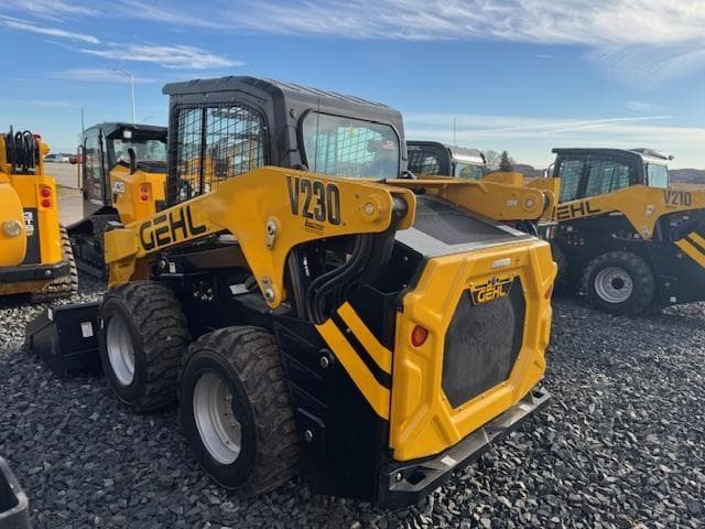 Image of Gehl V230 equipment image 1