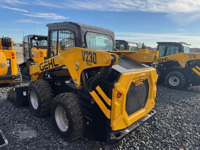 Image of Gehl V230 equipment image 1