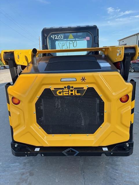 Image of Gehl VT275 equipment image 3