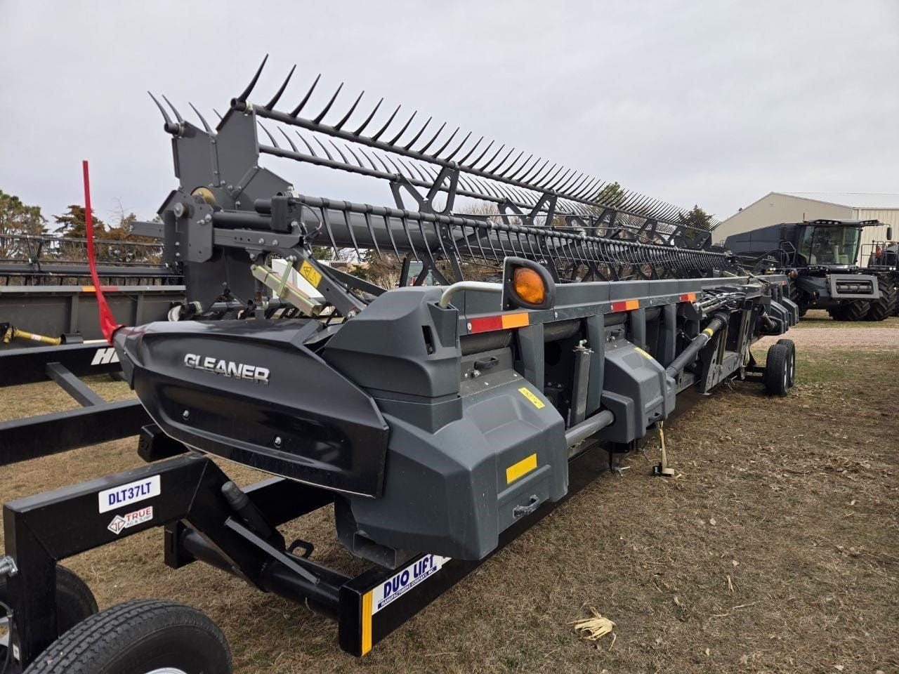 2025 Gleaner 9335 Equipment Image0