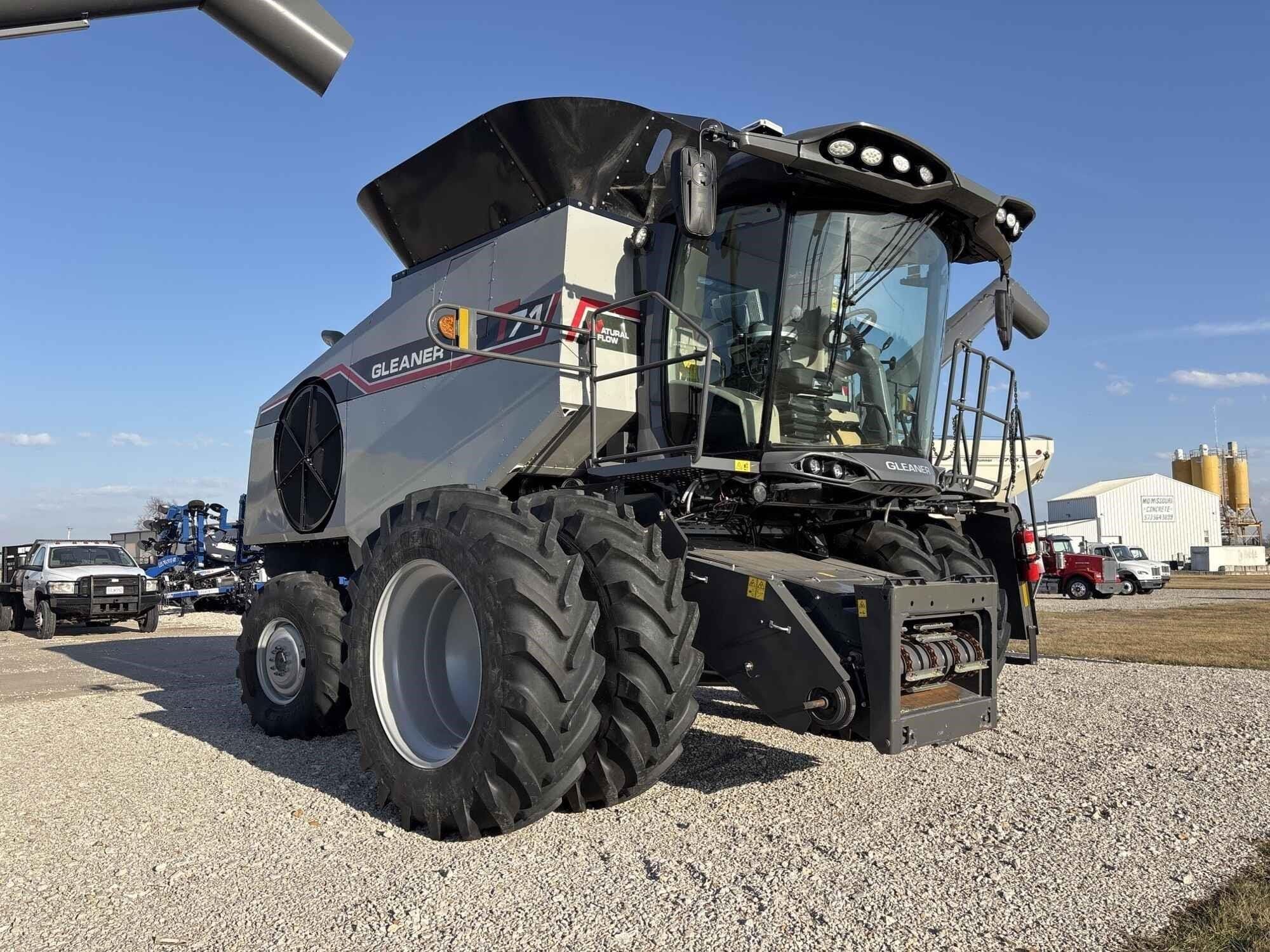 2025 Gleaner T71 Equipment Image0