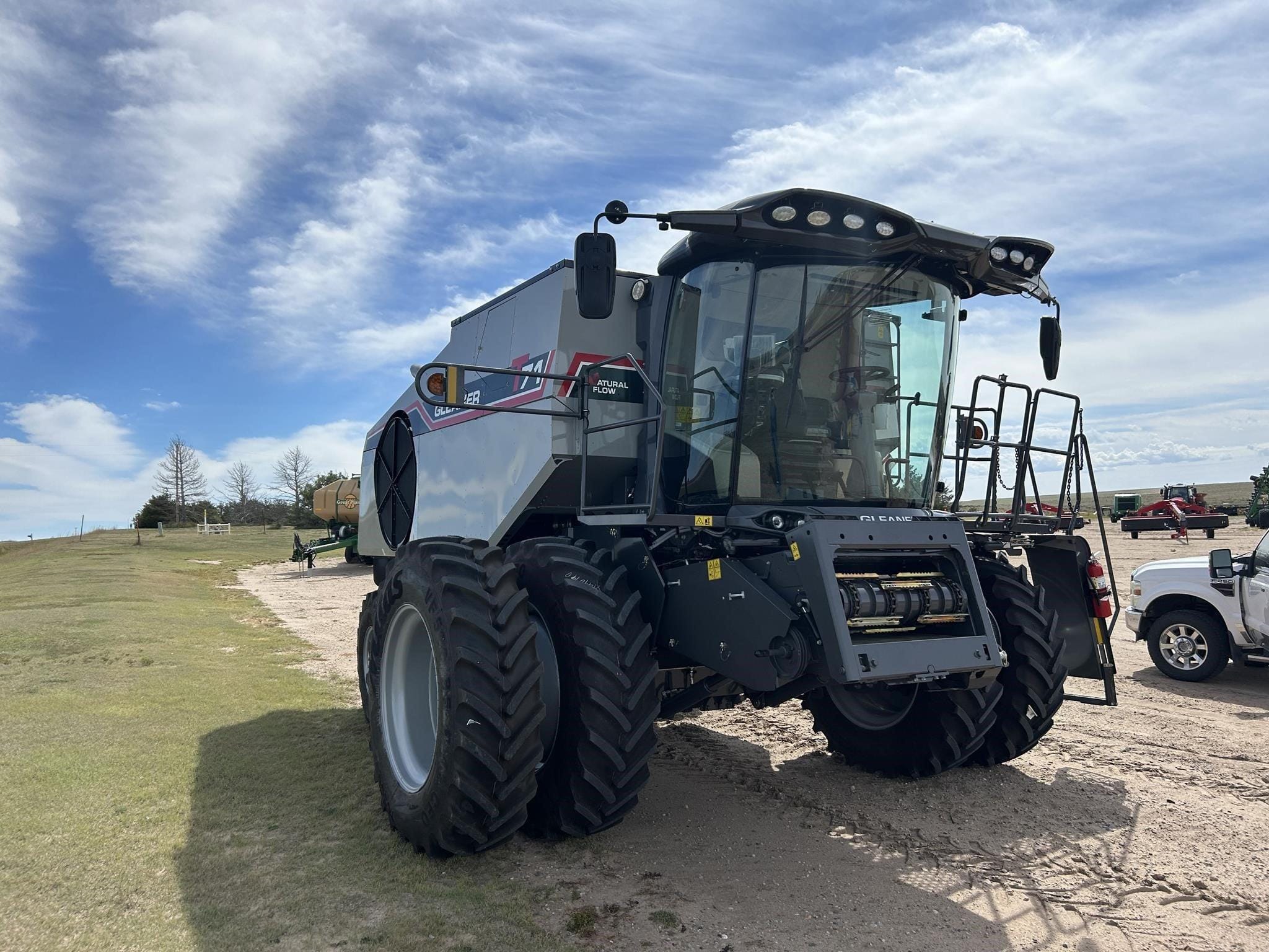2025 Gleaner T71 Equipment Image0
