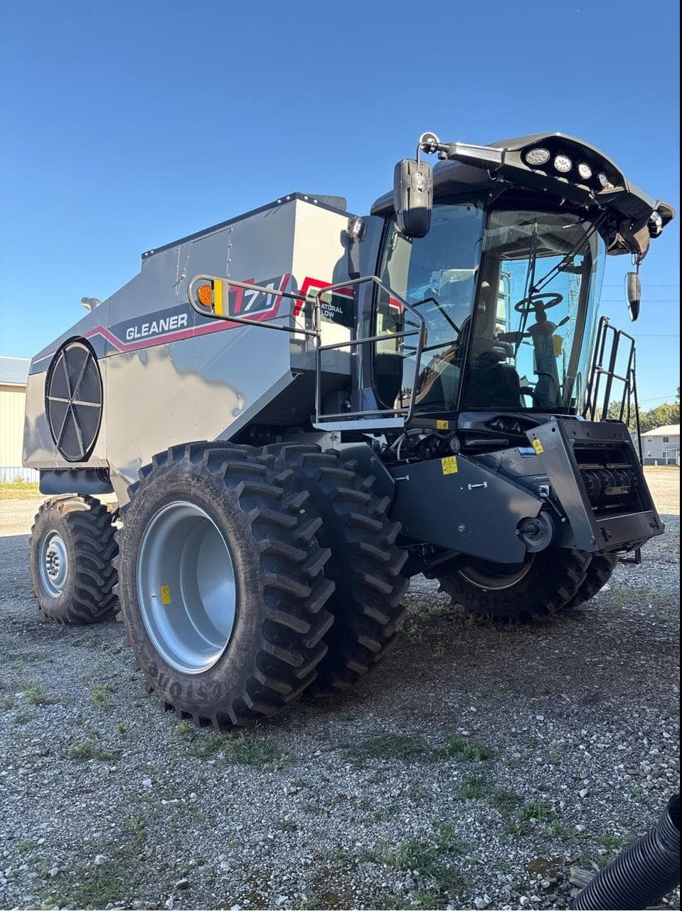 Image of Gleaner T71 Primary image