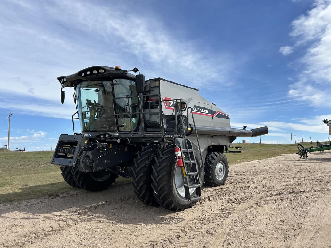 Image of Gleaner T71 Primary image