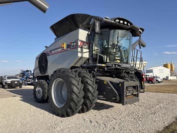 Main image Gleaner T71
