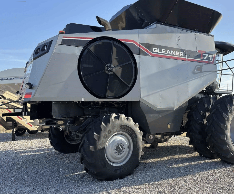 Image of Gleaner T71 Image 1