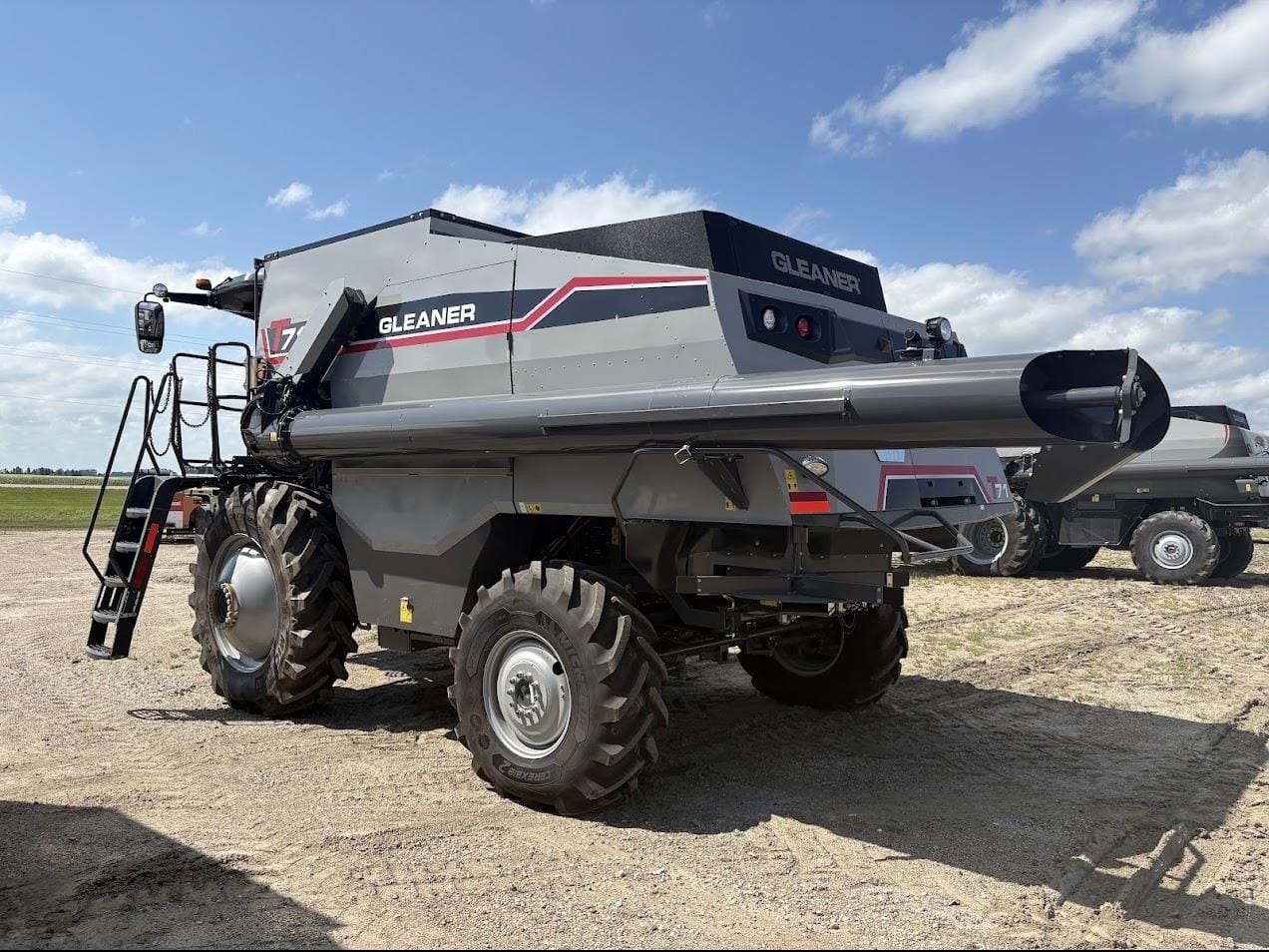 2025 Gleaner T71 Equipment Image0