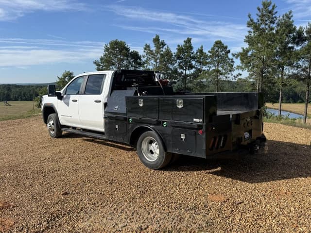 Image of GMC 3500HD equipment image 2