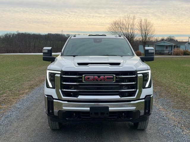 Image of GMC Sierra equipment image 4