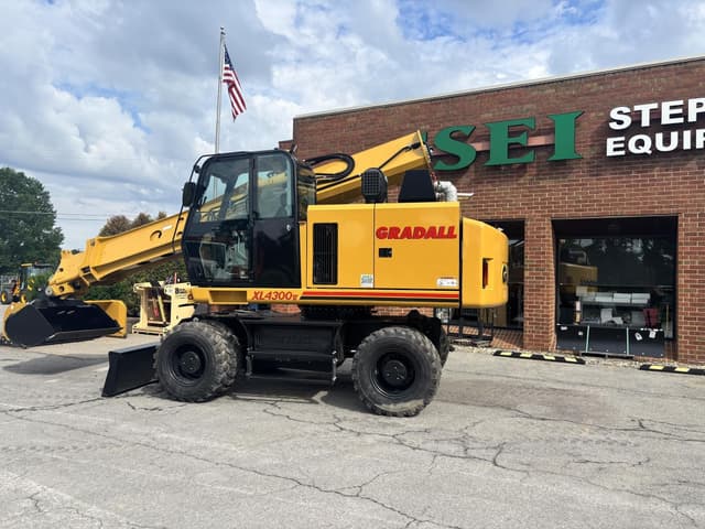 Image of Gradall XL4300 equipment image 1