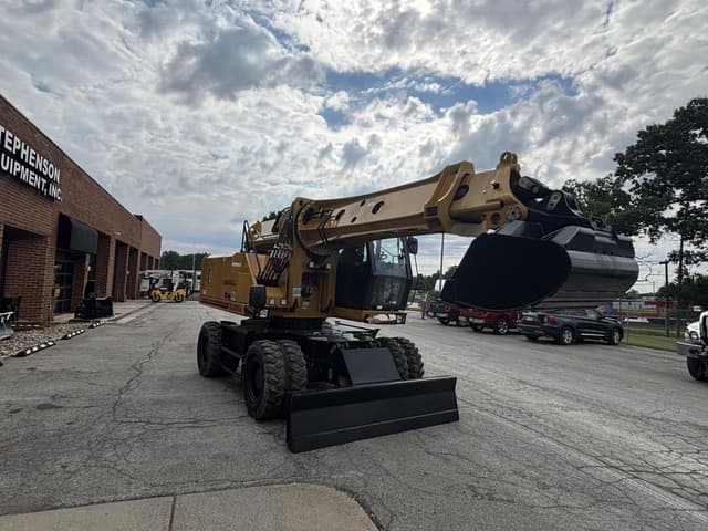 Image of Gradall XL4300 equipment image 3
