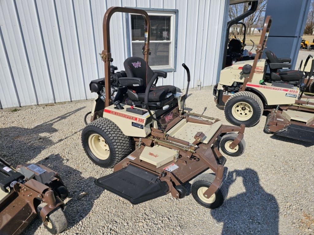 2025 Grasshopper 335B Equipment Image0