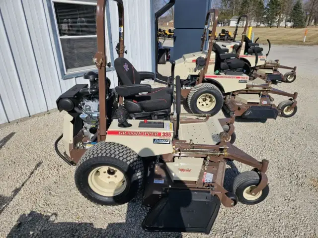 Image of Grasshopper 335B equipment image 1