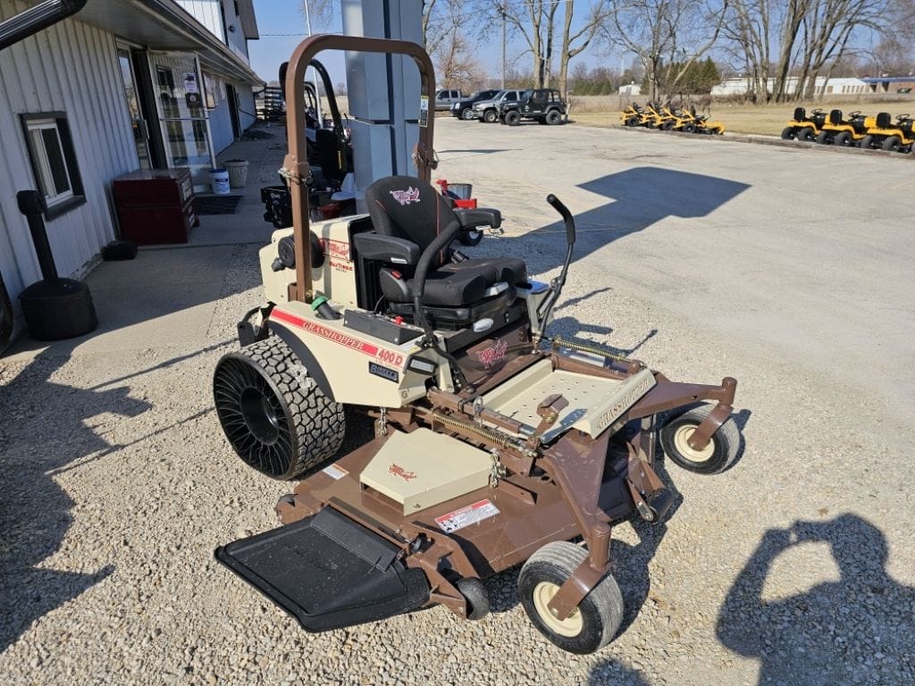 2025 Grasshopper 400D Equipment Image0