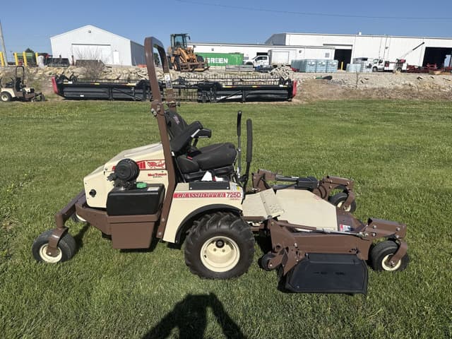 Image of Grasshopper 725DT equipment image 1