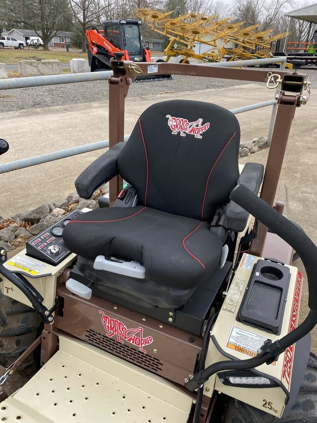 Image of Grasshopper 725DT equipment image 1