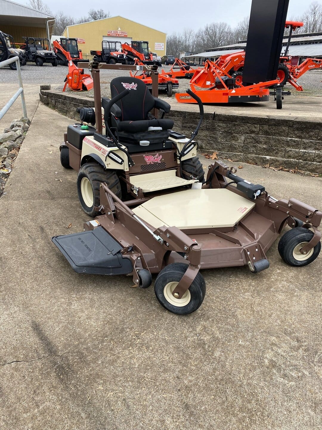 2025 Grasshopper 725DT Equipment Image0