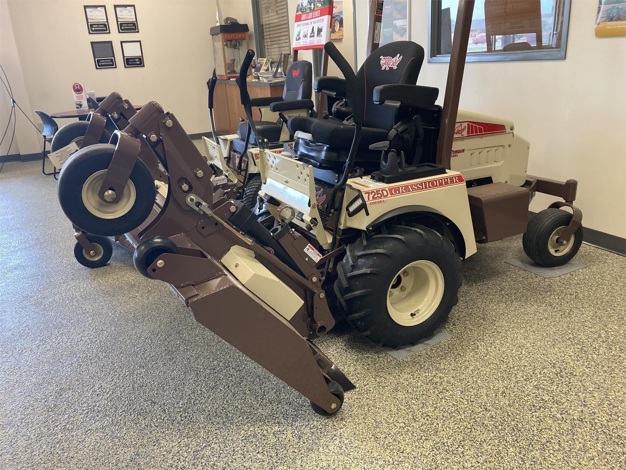 Main image Grasshopper 725DT6