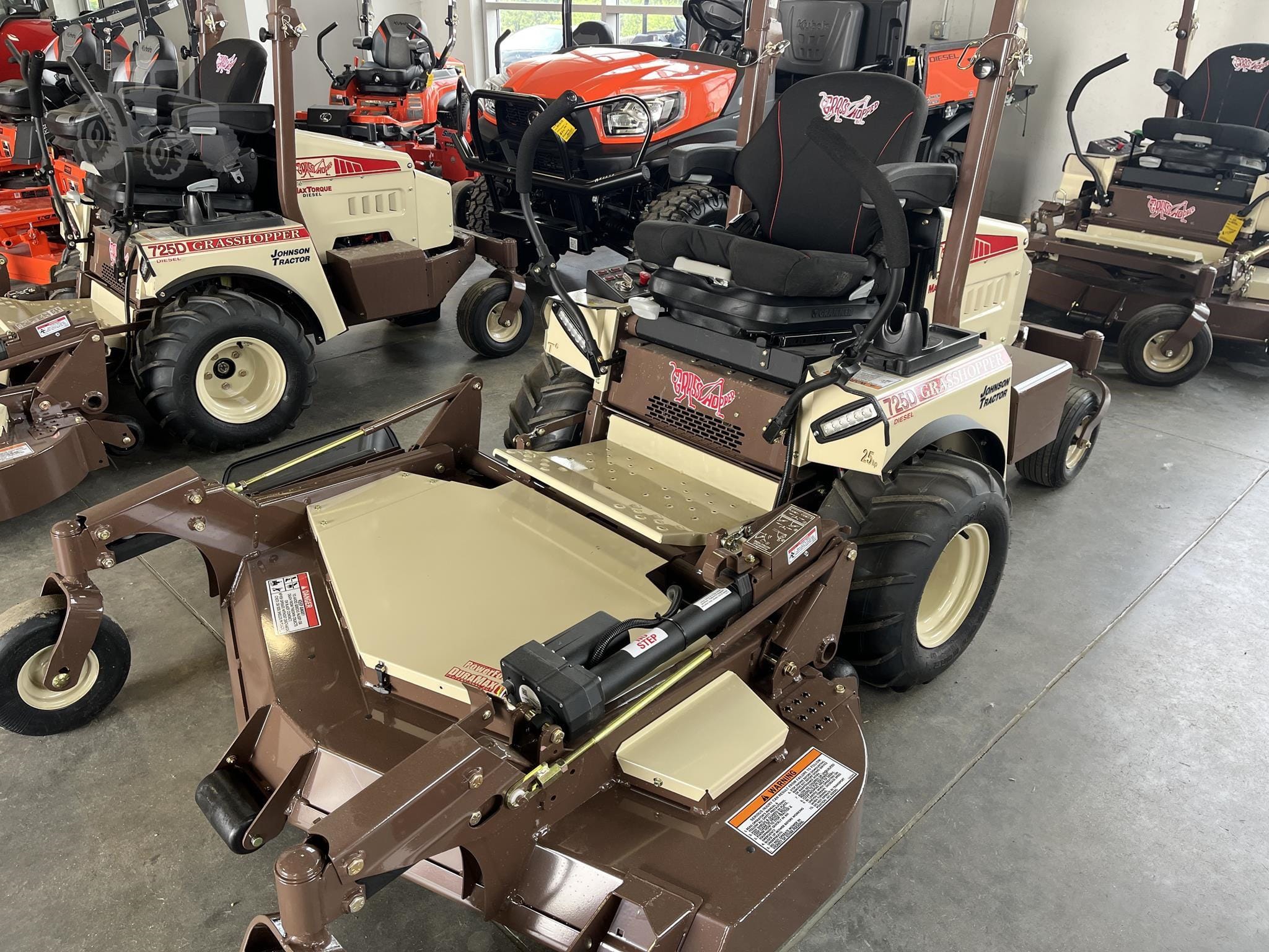 2025 Grasshopper 725DT6 Equipment Image0