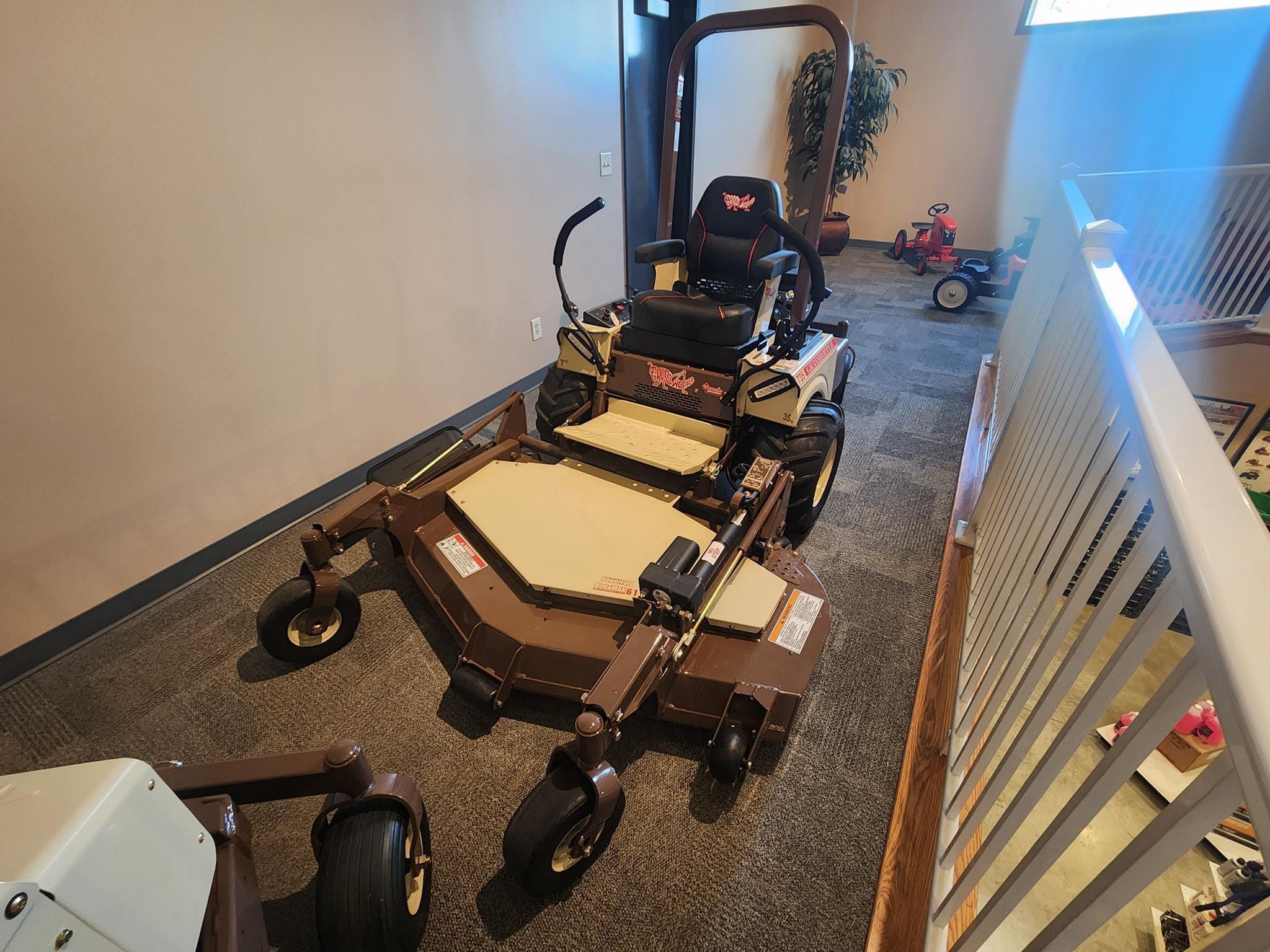 2025 Grasshopper 735BT Equipment Image0