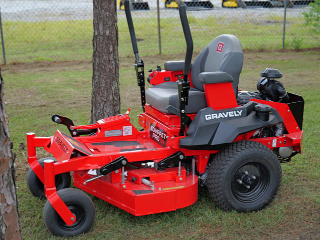 Image of Gravely Compact Pro 34 equipment image 2