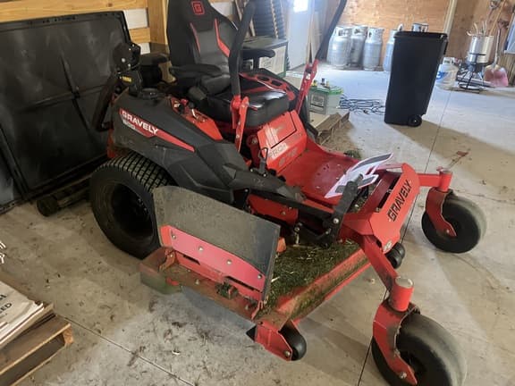 Image of Gravely Pro-Turn 672 equipment image 1