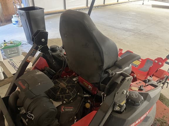 Image of Gravely Pro-Turn 672 equipment image 2