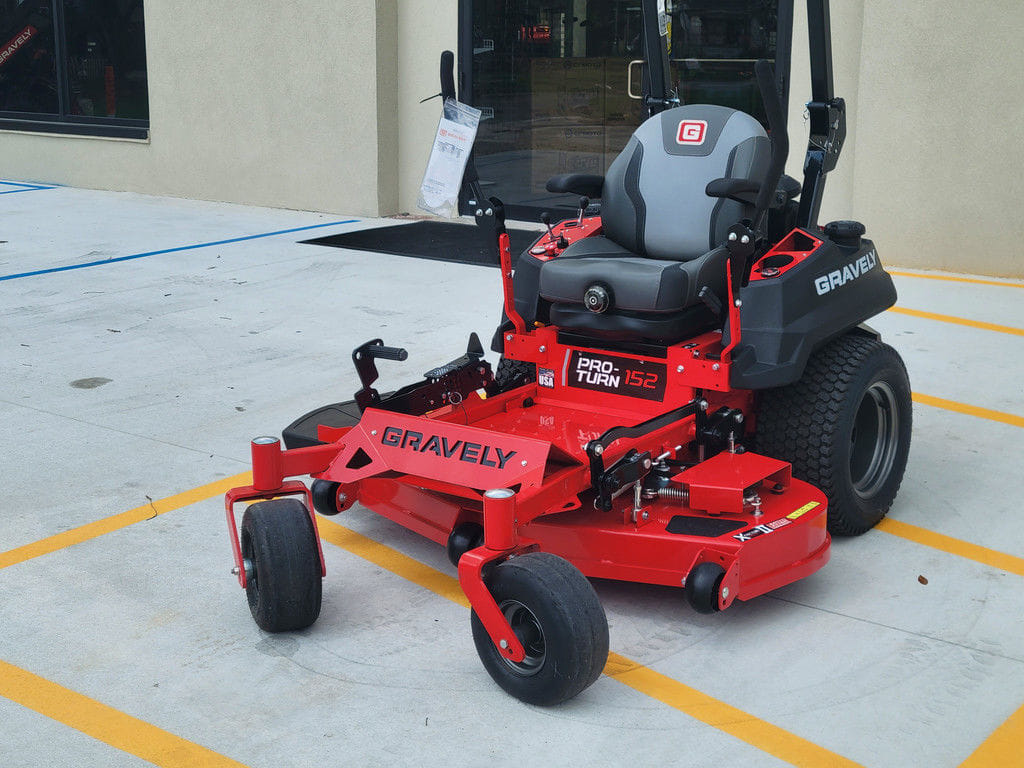 2025 Gravely Pro-Turn 152 Equipment Image0