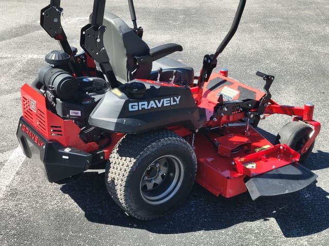 Image of Gravely Pro-Turn 160 equipment image 4