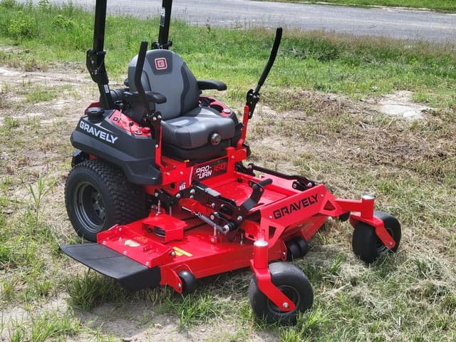 Image of Gravely Pro-Turn 160 equipment image 2