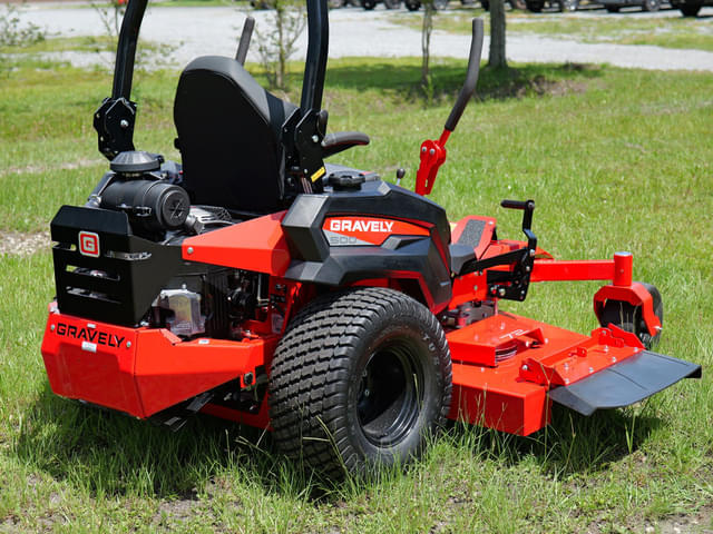 Image of Gravely Pro-Turn 572 equipment image 2