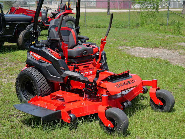Image of Gravely Pro-Turn 572 equipment image 1