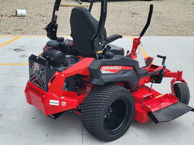 Image of Gravely Pro-Turn 660 equipment image 4