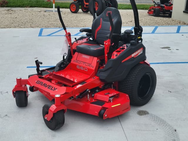 Image of Gravely Pro-Turn 660 equipment image 2
