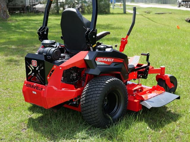 Image of Gravely Pro-Turn 660 equipment image 2