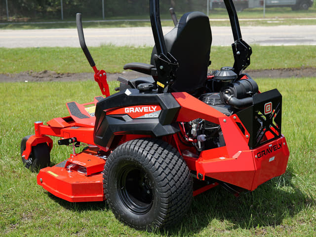 Image of Gravely Pro-Turn 660 equipment image 3