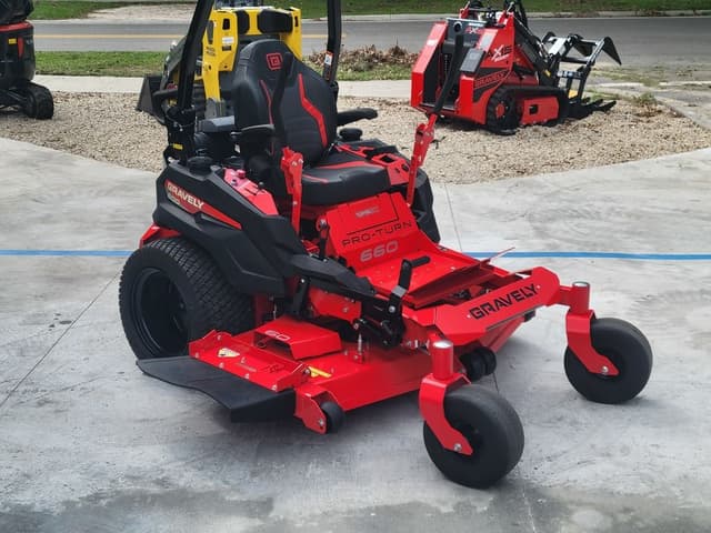 Image of Gravely Pro-Turn 600 equipment image 2