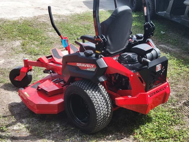 Image of Gravely Pro-Turn 600 equipment image 3
