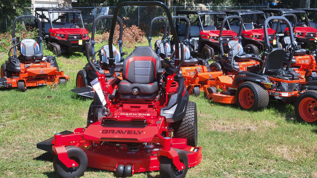 Image of Gravely Pro-Turn Mach One Primary image