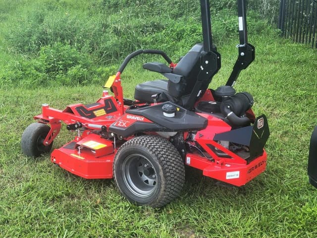 Image of Gravely Pro-Turn 52 equipment image 2