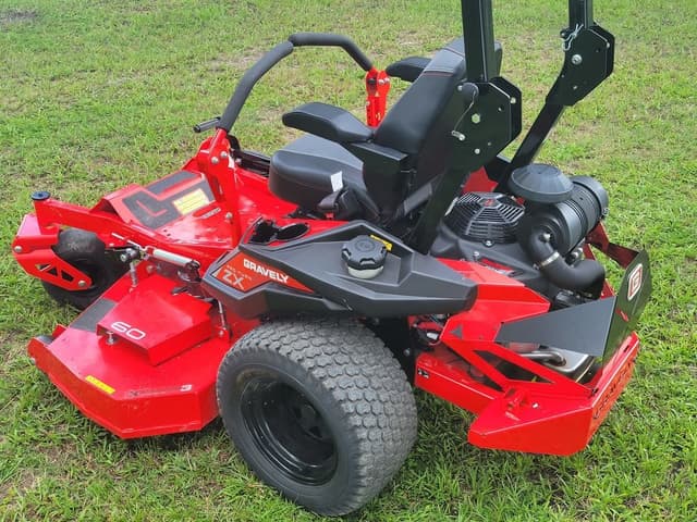 Image of Gravely Pro-Turn ZX 60 equipment image 2