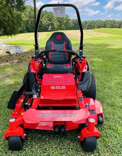 Image of Gravely Pro-Turn 652 equipment image 2