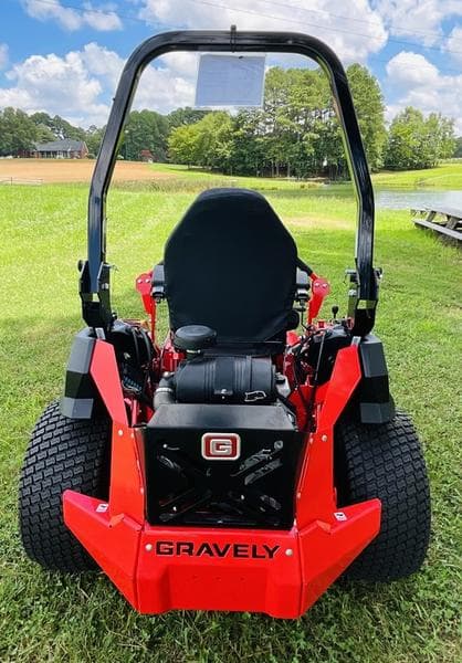 Image of Gravely Pro-Turn 652 equipment image 4