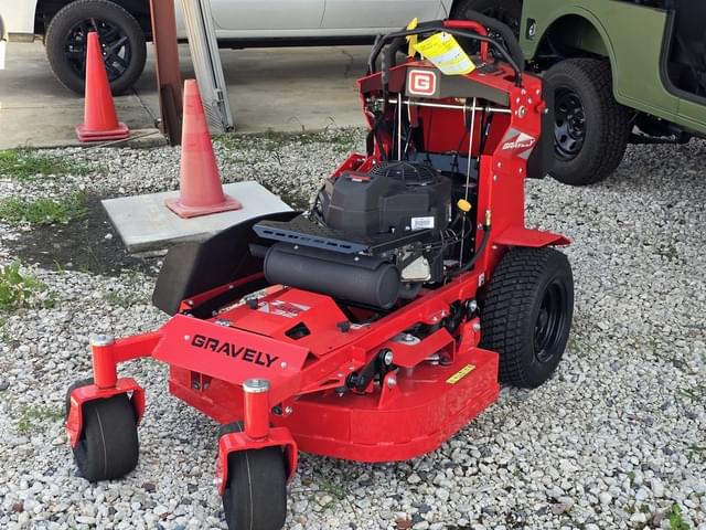 Image of Gravely Z-Stance 32 equipment image 1