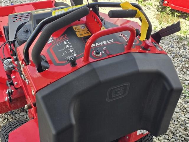 Image of Gravely Z-Stance 32 equipment image 2
