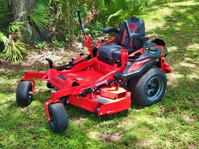 Image of Gravely ZTHD48 equipment image 1