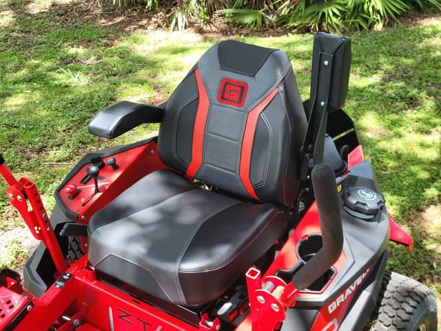 Image of Gravely ZTHD52 equipment image 4